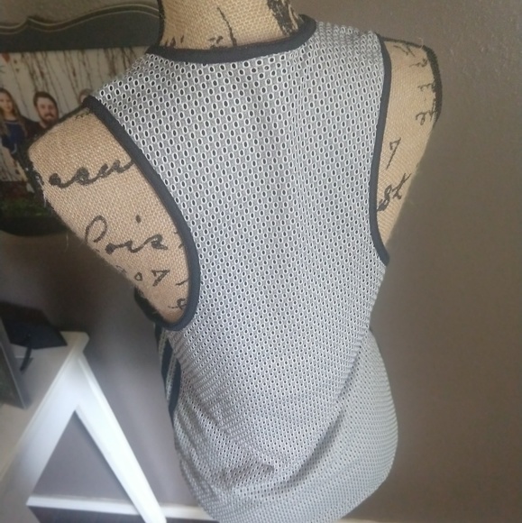 Adidas Mesh Racerback Sz XS - Picture 5 of 6